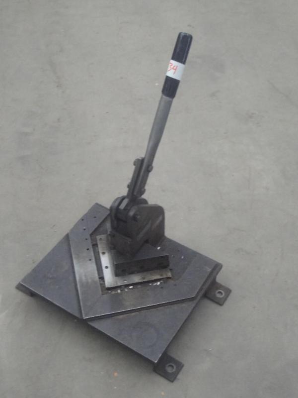 lot 34 image: Heavy Duty Right Angle Sheet Metal ...