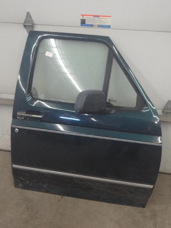 lot 38 image: 1990s Model Ford Truck Passenger D...