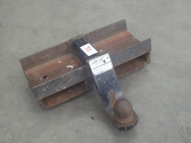 lot 50 image: 2" Reciever With 2" Ball ...