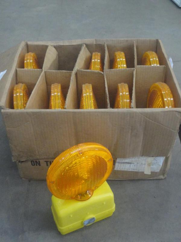 lot 57 image: (10) Flex-O-Light Caution Lights...