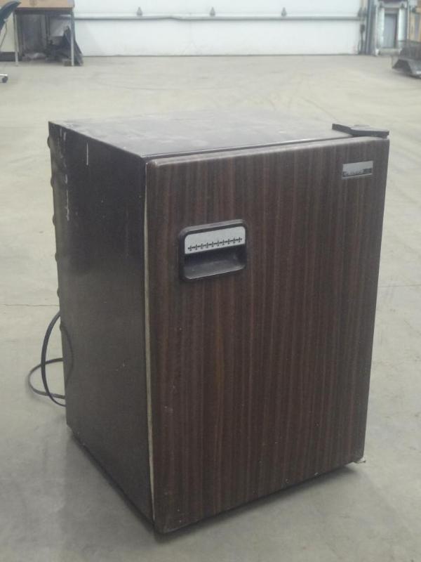 lot 90 image: 120Volt Mini Refrigerator With Free...