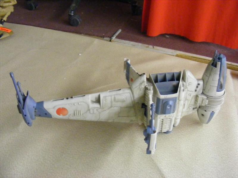 lot 12 image: B-Wing Fighter Lucasfilm ...