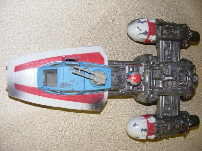 lot 16 image: Star Wars Space Vehicle Lucas...