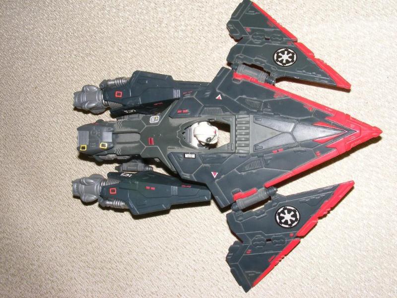 lot 18 image: Star Wars Space Vehicle appro...