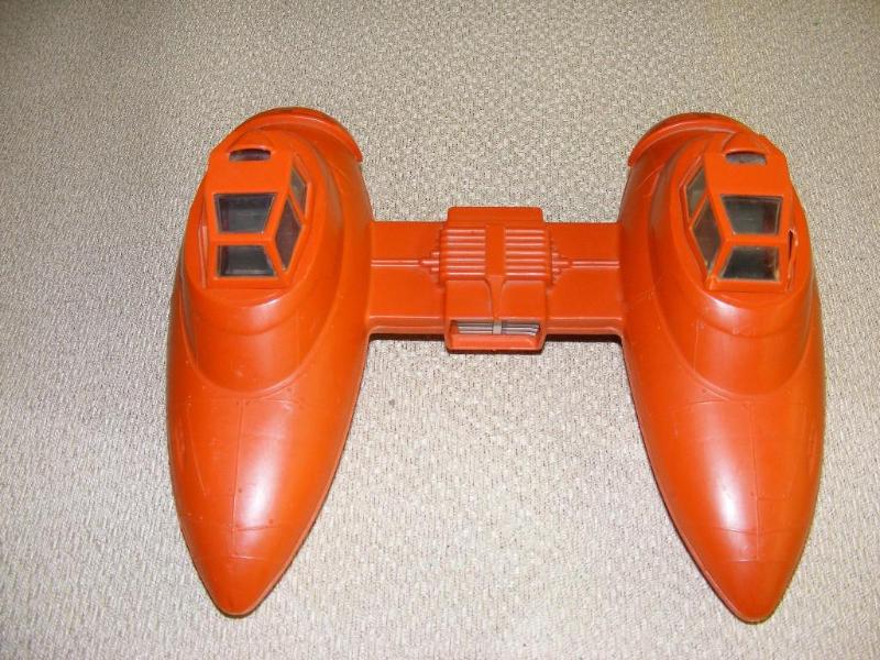 lot 21 image: Twin Pod Cloud Car Lucas Film...