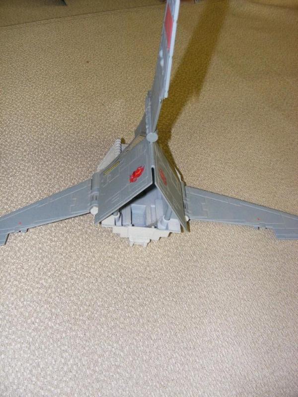 lot 35 image: Star Wars Space Vehicle Hasbr...