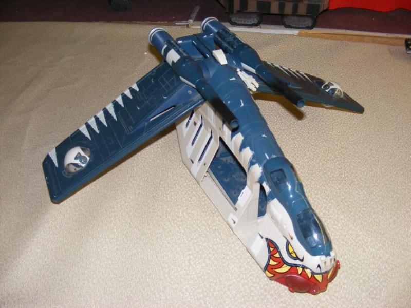 lot 4 image: Dist. By Hasbro 2002 Lucasfil...