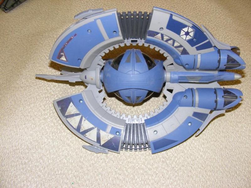 lot 42 image: Star Wars Space Vehicle no i...