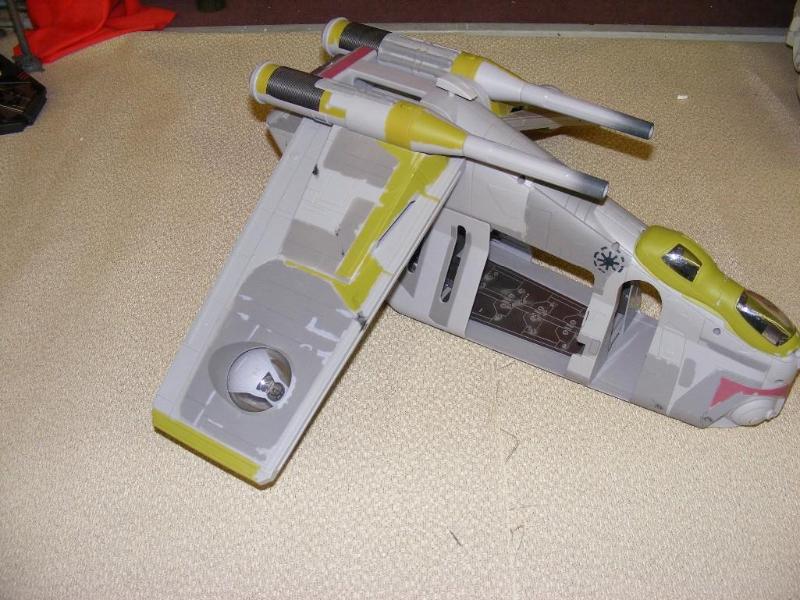 lot 50 image: Star Wars Gun Ship Dist By Ha...