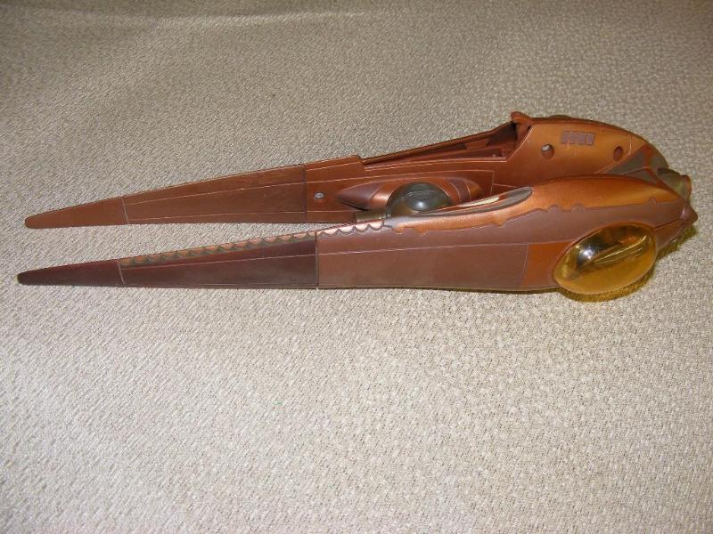 lot 6 image: Star Wars Space Vehicle 2003 ...