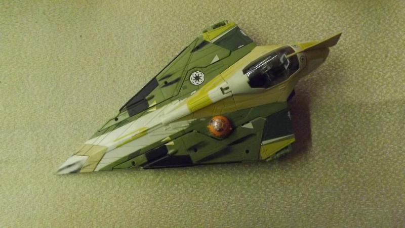 lot 61 image: Jedi&nbspStarfighter Dist&nb...