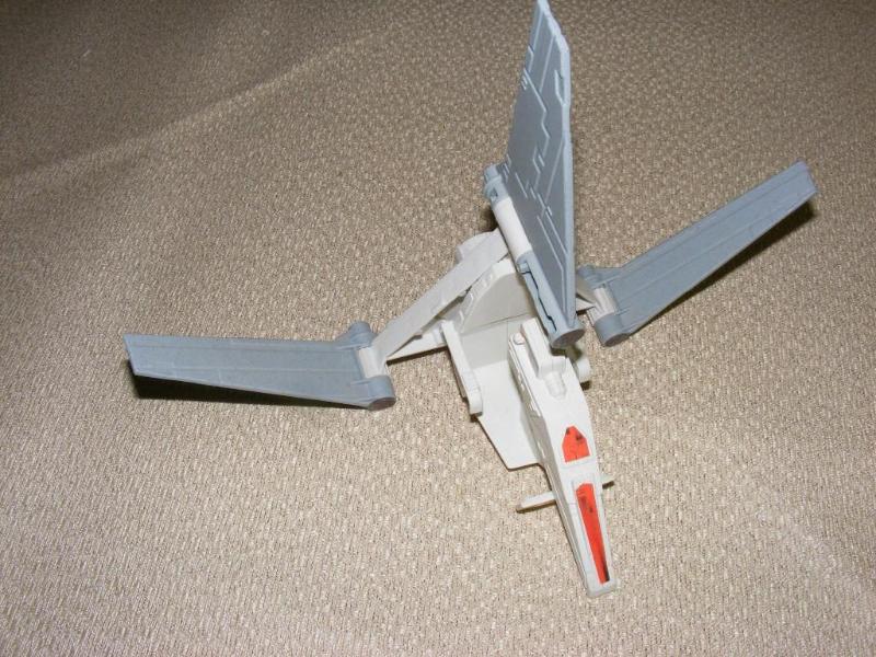 lot 9 image: Star Wars Space Vehicle, single man...