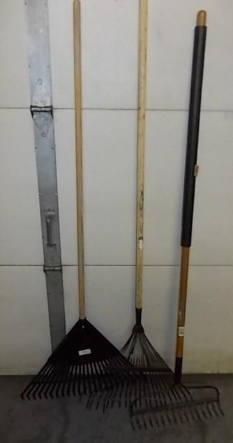 lot 26 image: 3- Rakes...