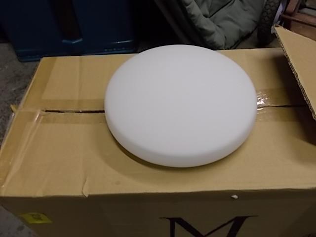 lot 39 image: 16-NEW In Box Light Fixture GlobeD...