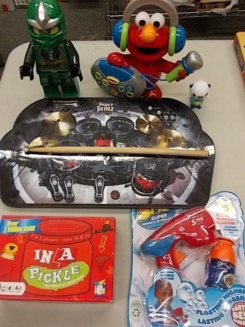 lot 43 image: Lot Of New Toys-Bubble Gum, Elmo Pl...