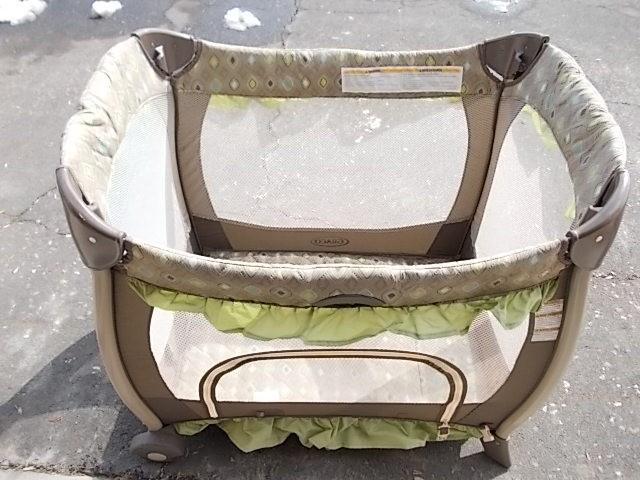 lot 47 image: Graco Pack & Play ...