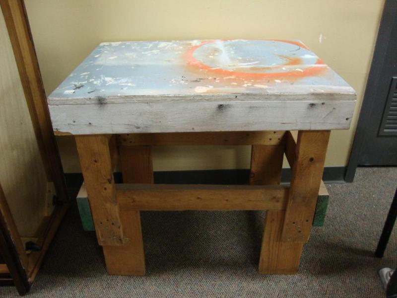 lot 101 image: Work bench - solid as a rock - grea...