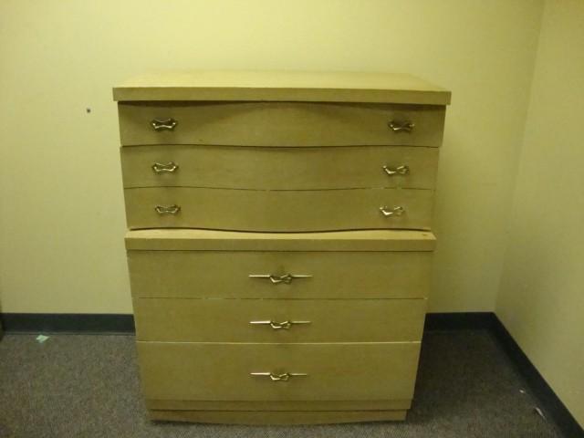 lot 25 image: Mid- Century Dresser. In good shape...