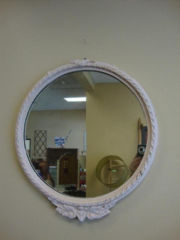 lot 3 image: Round vintage mirror - painted shab...