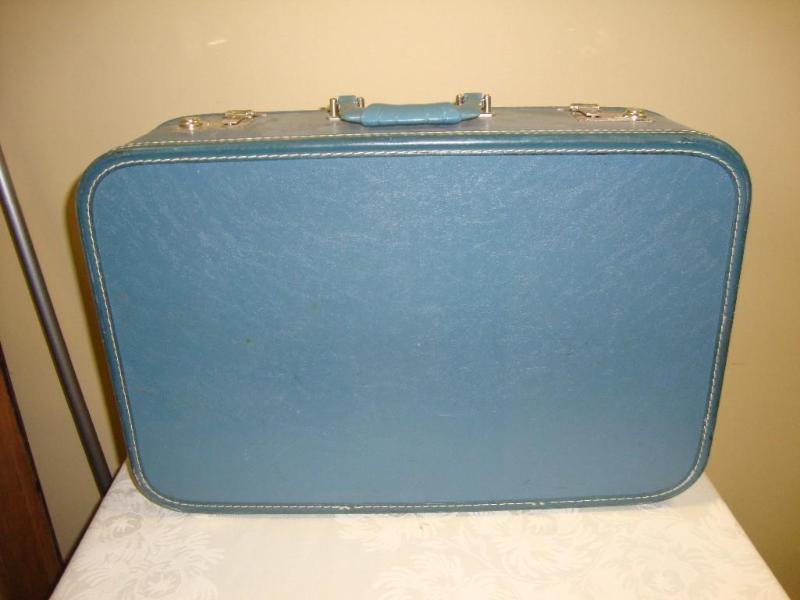 lot 33 image: Vintage blue suit case. Would make ...