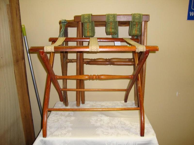 lot 34 image: Lot of 3 vintage luggage racks. Wou...