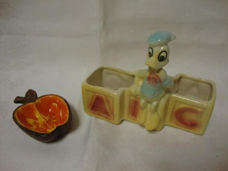 lot 57 image: Lot of 2 vintage Disney Donald Duck...