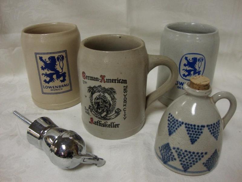 lot 64 image: Lot of 3 Lowenbrau pottery mugs - m...
