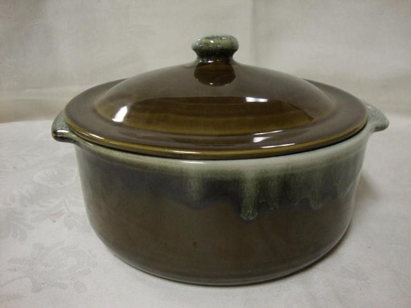 lot 80 image: Mid- Century covered casserole dish...