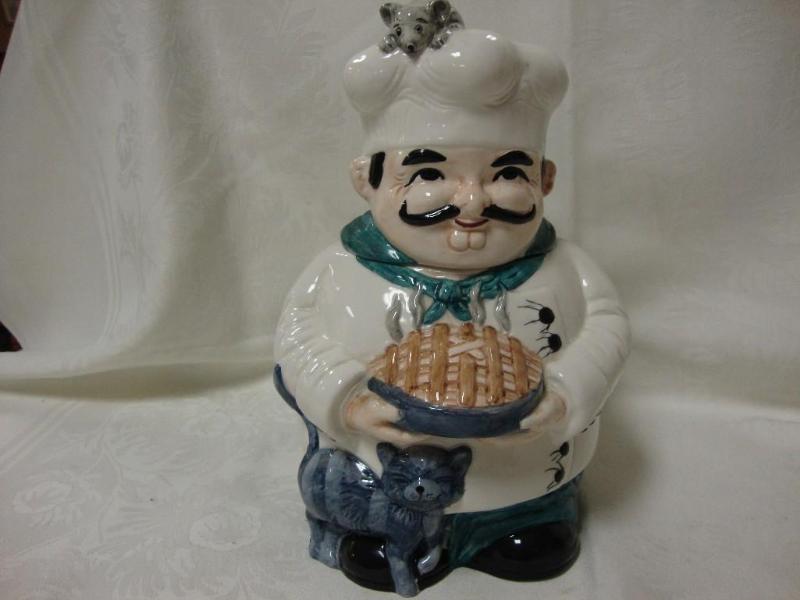 lot 89 image: Ceramic Chef Cookie Jar. No chips....