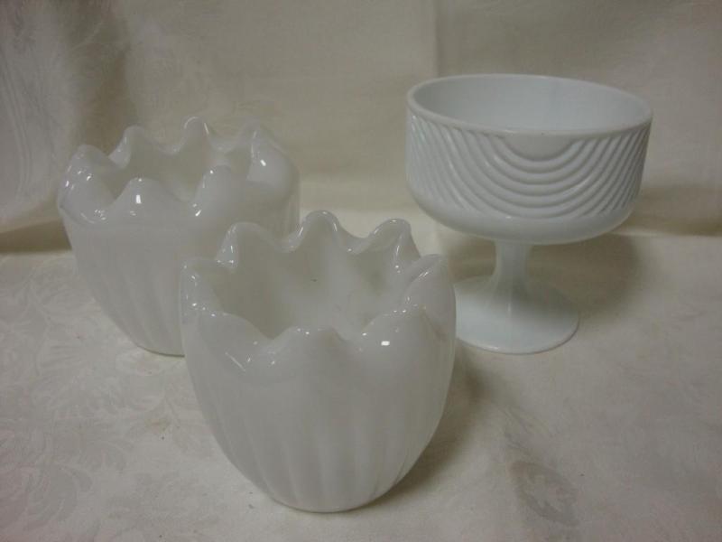 lot 92 image: 3 pcs. - milk glass planters. All i...