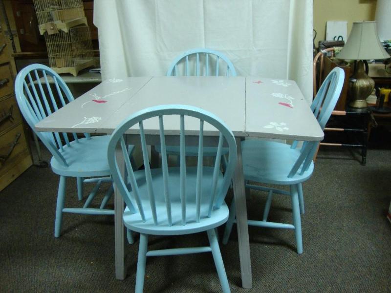 lot 93 image: Small wooden drop leaf painted tabl...