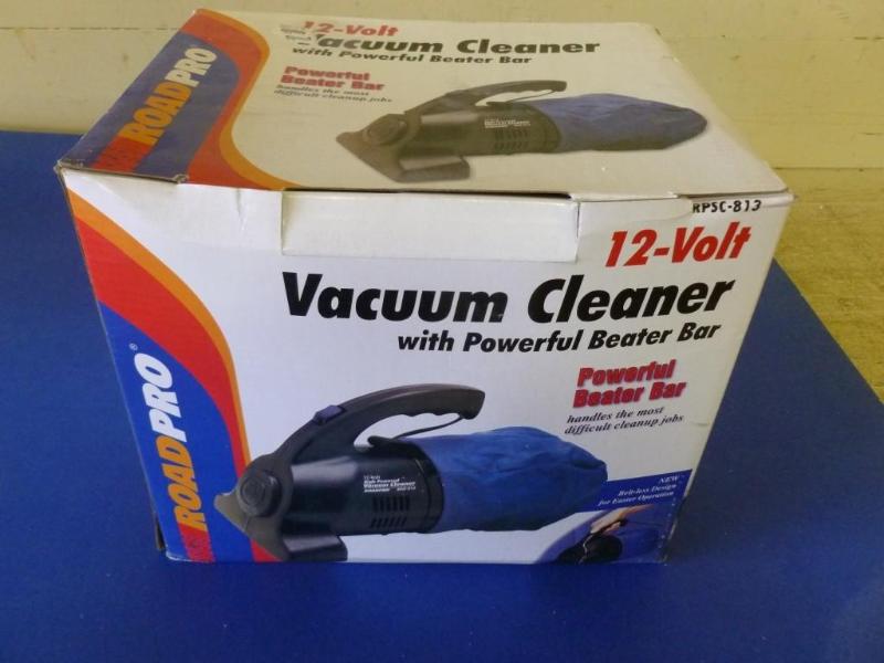 lot 50 image: Road Pro 12 - volt car vacuum clean...