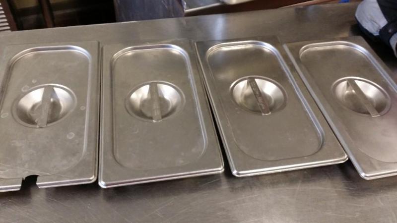 4 Stainless half lids...
