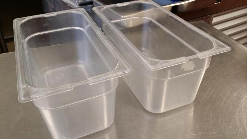 2 lucite&nbsp5.5 qt. half containe...