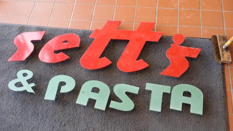Mansettis Signage Letters
