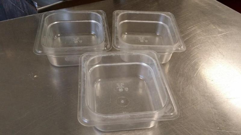 3 Cambro 1 quart lucite prep contai...