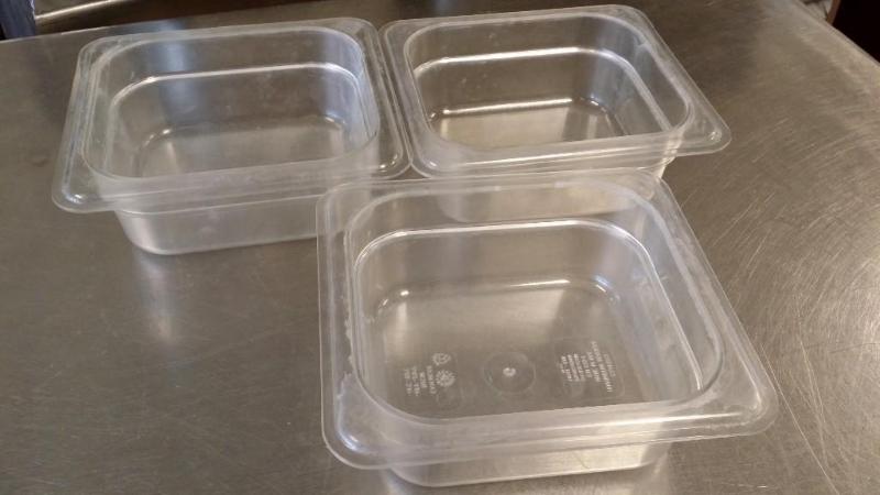 3 Cambro 1 quart lucite prep contai...