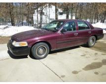 2001 Ford Crown Victor...