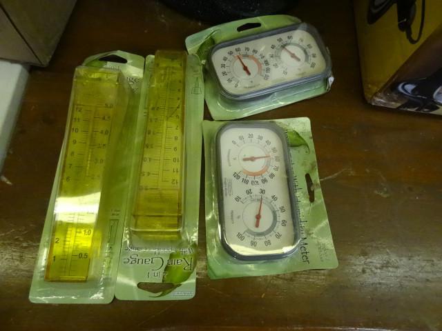 New Lot 2 Rain Gauge &amp 2 Thermo...
