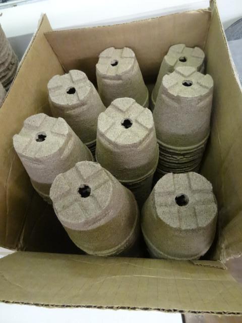Approx. 200 New Jiffy Peat Pots 4&q...