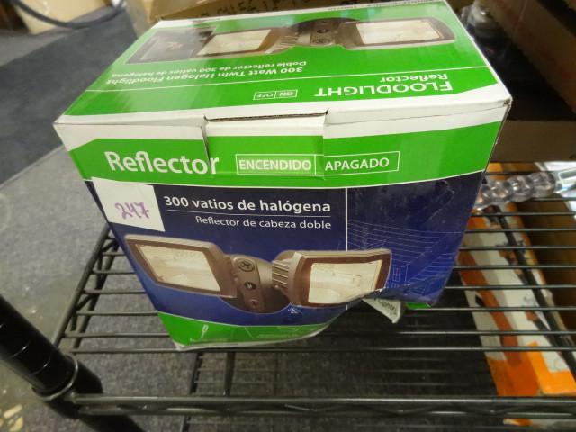 New Cooper Lighting 300W Twin Halog...