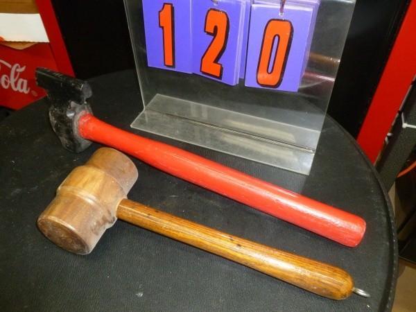 lot 120 image: Flat of 2 hammers. 1 wood. 1 specia...
