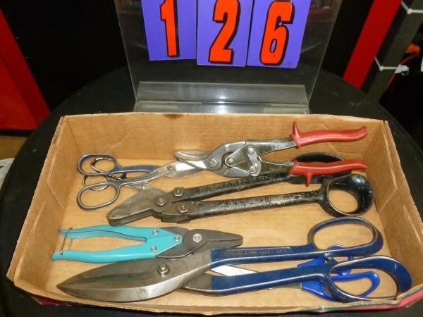 lot 126 image: Flat of metal tin snips. Crescent b...
