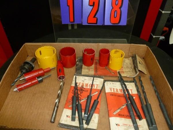 lot 128 image: Flat of hole saws and Vermont Colle...