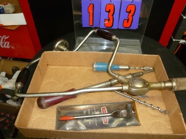 lot 133 image: Flat of vintage hand drills and Cir...