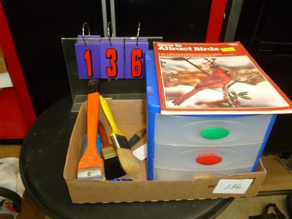 lot 136 image: Box of misc paint brushes, plastic ...