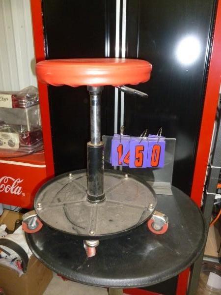 lot 150 image: Adjustable mechanics roller seat. C...