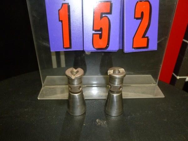 lot 152 image: Micro machinetool levelers. 1 pair...