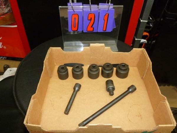 lot 21 image: Set of Snap on impact sockets with ...