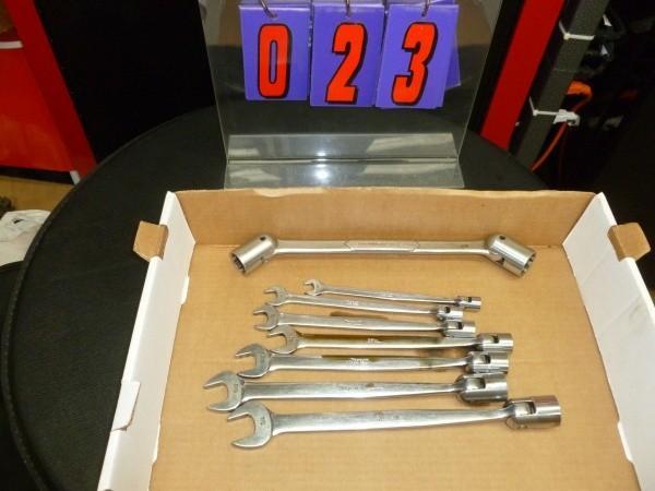 lot 23 image: Set of Snap on swivel socket end wr...